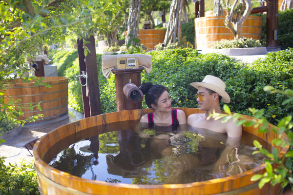 Tằm bùn Hòn Tằm Nha Trang 01 Tằm bùn Hòn Tằm Nha Trang 01