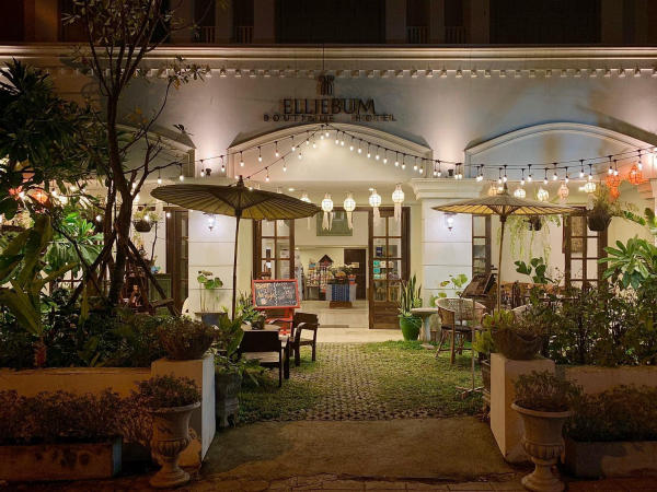 Du lịch Chiang Mai Dịp Lễ Hội Thả Đèn Yi Peng Nên Ở Khách Sạn Nào? 10 Du lịch Chiang Mai Dịp Lễ Hội Thả Đèn Yi Peng Nên Ở Khách Sạn Nào? 10