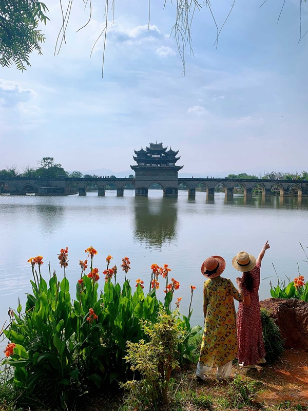 Check in cầu Song Long Kiến Thuỷ