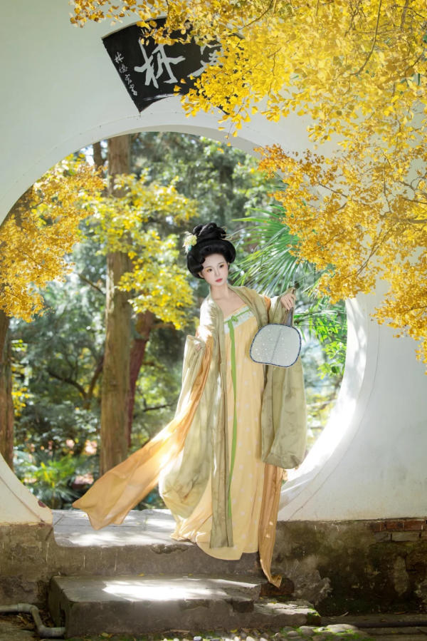 Thu Viên tại Kim Điện Côn Minh
