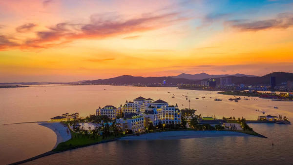 Khách sạn Hạ Long đẹp, được đánh giá cao