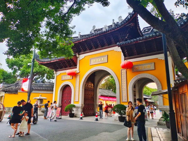 cửa vào Hàn Sơn Tự