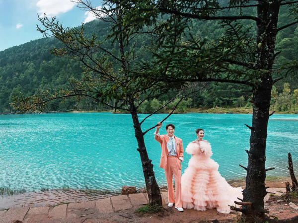 hồ Lam Nguyệt Cốc