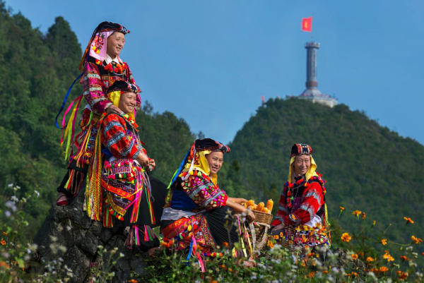 Lô Lô Chải - Lũng Cú - Hà Giang 01 Lô Lô Chải - Lũng Cú - Hà Giang 01