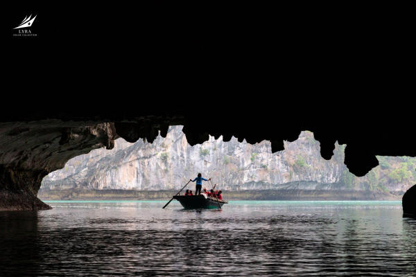 Giải trí du thuyền Lyra Cruise