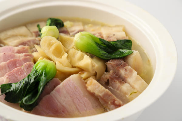 Yanduxian – canh măng xuân với thịt muối và thịt tươi