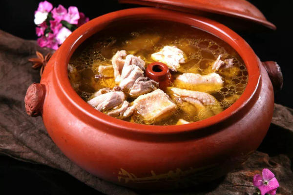 Gà hấp Côn Minh Gà hấp Côn Minh