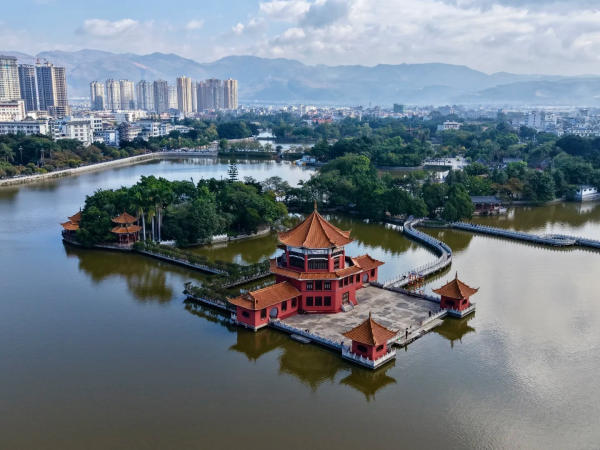 Công viên Nam Hồ Mông Tự