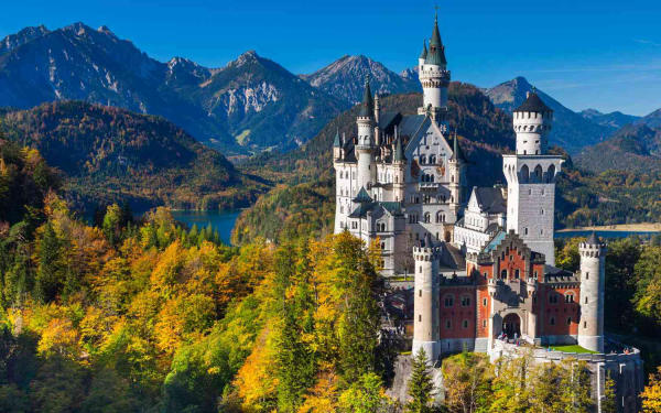 Lâu đài Neuschwanstein - Địa điểm nổi tiếng ở Đức Lâu đài Neuschwanstein - Địa điểm nổi tiếng ở Đức