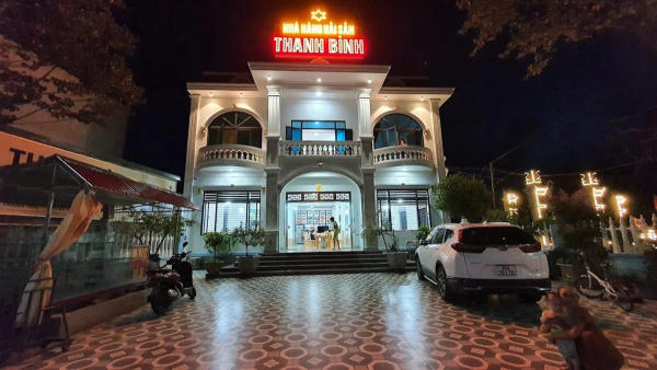 nhà hàng hải sản Thanh Bình Hải Tiến