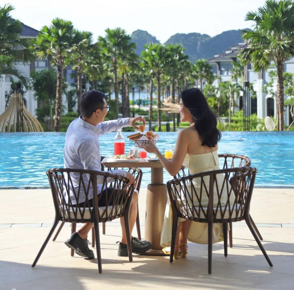 Pool Bar - Wyndham Garden Sonasea Vân Đồn Pool Bar - Wyndham Garden Sonasea Vân Đồn