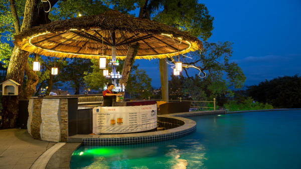 Khách sạn Novotel Hạ Long 03