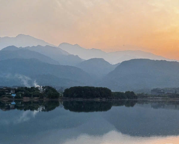 Hồ Nga Tú, Nga Mi Sơn