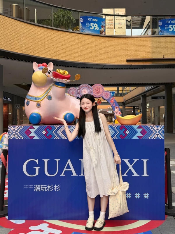 Check in Shanshan Outlet Nam Ninh