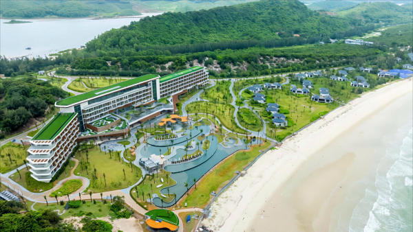 Bãi biển Sơn Hào - Angsana Quan Lạn