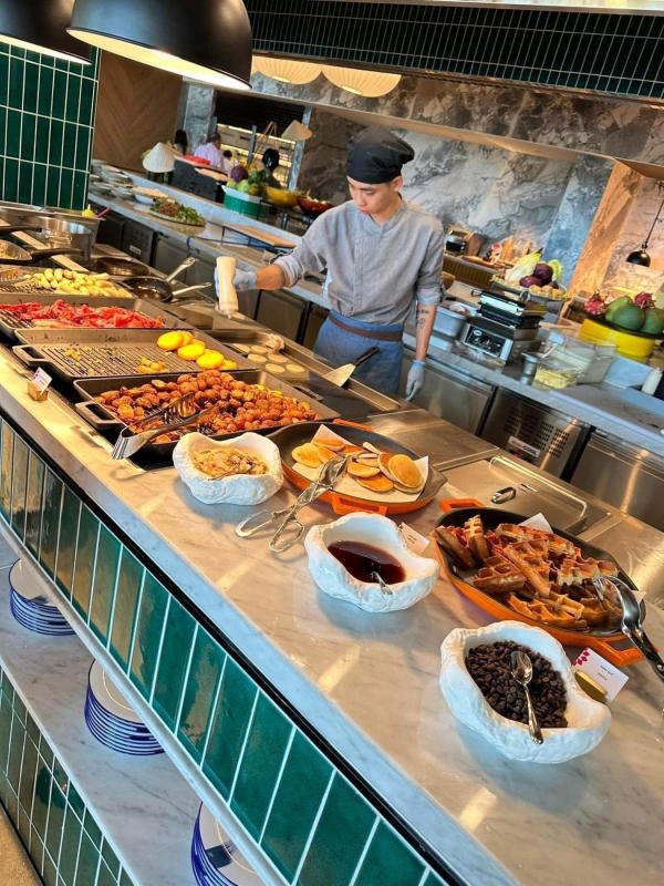 Nhà hàng trong Angsana Quan Lạn