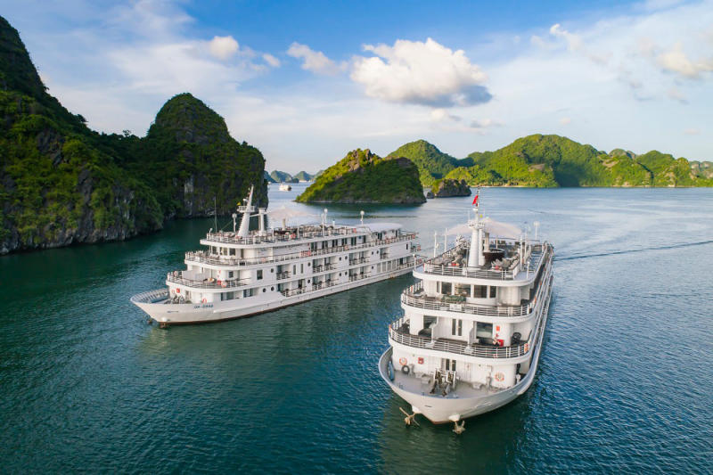 tour du thuyền 5 sao vịnh Hạ Long