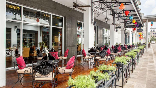 Khách sạn Paradise Suite Hạ Long 01