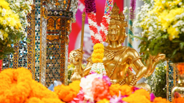 Đền Erawan - Địa điểm du lịch nổi tiếng trong tour Bangkok Pattaya 01 Đền Erawan - Địa điểm du lịch nổi tiếng trong tour Bangkok Pattaya 01