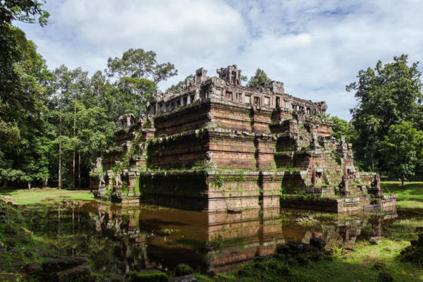 Phimeanakas - Địa điểm du lịch Siem Reap, Campuchia nổi tiếng Phimeanakas - Địa điểm du lịch Siem Reap, Campuchia nổi tiếng