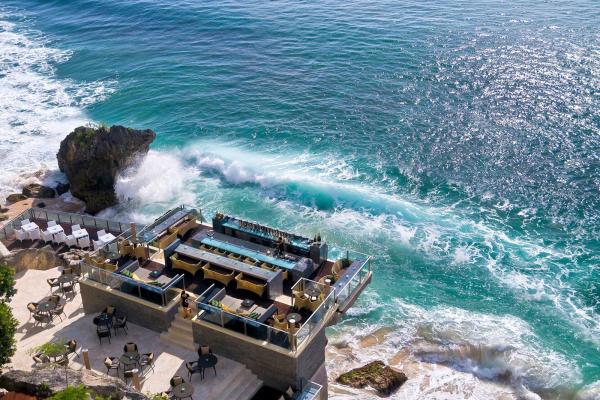 Rock Bar Bali - Quán bar bãi biển đẹp ở Bali Rock Bar Bali - Quán bar bãi biển đẹp ở Bali