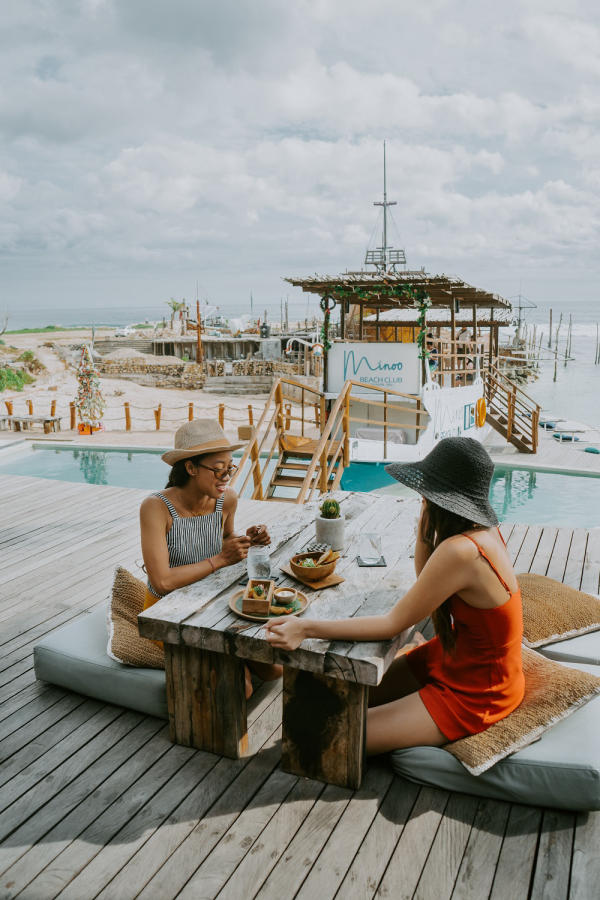 Minoo Beach Club - Quán bar bãi biển đẹp ở Bali Minoo Beach Club - Quán bar bãi biển đẹp ở Bali
