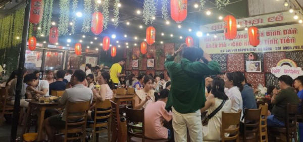 Hải sản Thời Cổ là địa chỉ ăn hải sản quen thuộc của nhiều thực khách. Hải sản Thời Cổ là địa chỉ ăn hải sản quen thuộc của nhiều thực khách.