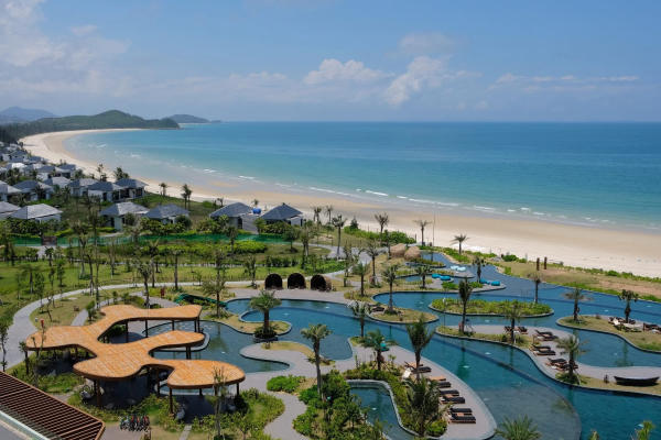 Các bãi biển đẹp đảo Quan Lạn