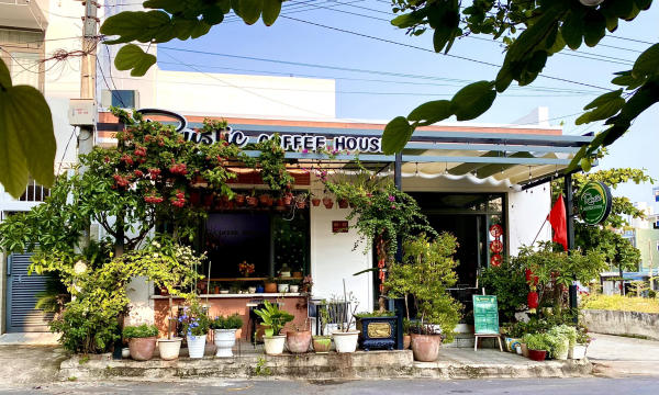 Rustic House & Cafe Cát Bà