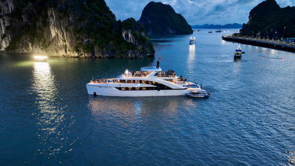 Du thuyền Hạ Long Saquila Yacht Du thuyền Hạ Long Saquila Yacht