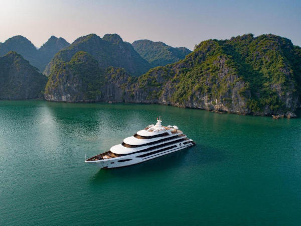 Du thuyền vịnh Lan Hạ Scarlet Pearl Du thuyền vịnh Lan Hạ Scarlet Pearl