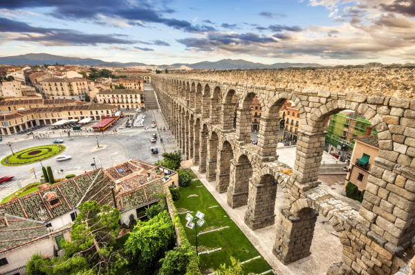 Cầu máng Segovia - Top địa điểm du lịch Tây Ban Nha đẹp Cầu máng Segovia - Top địa điểm du lịch Tây Ban Nha đẹp