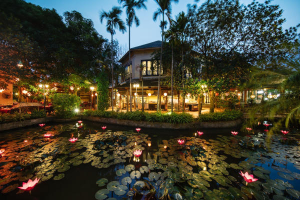 Buffet Sen Tây Hồ - địa chỉ ăn ngon Hà Nội Buffet Sen Tây Hồ - địa chỉ ăn ngon Hà Nội
