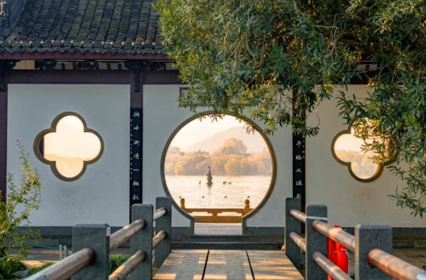 Chụp ảnh Tam Đàn Ấn Nguyệt
