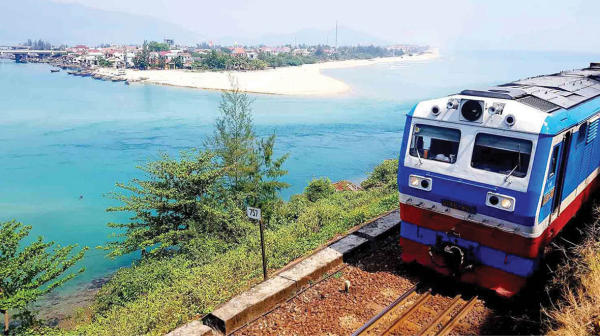 Tàu đèo Hải Vân Tàu đèo Hải Vân
