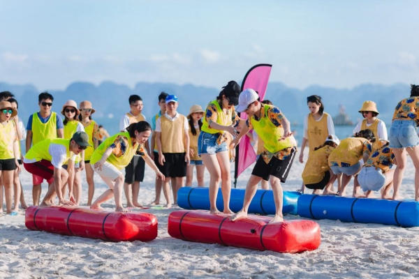 teambuilding ở quảng bình biển Nhật Lệ teambuilding ở quảng bình biển Nhật Lệ