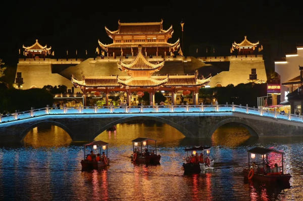 So sánh tour Nam Ninh đi cửa khẩu Hữu Nghị và Móng Cái 7