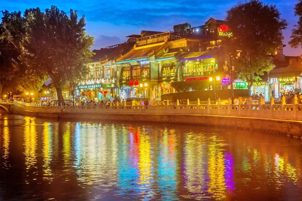 Có nên ghé Thập Sát Hải vào buổi tối không?