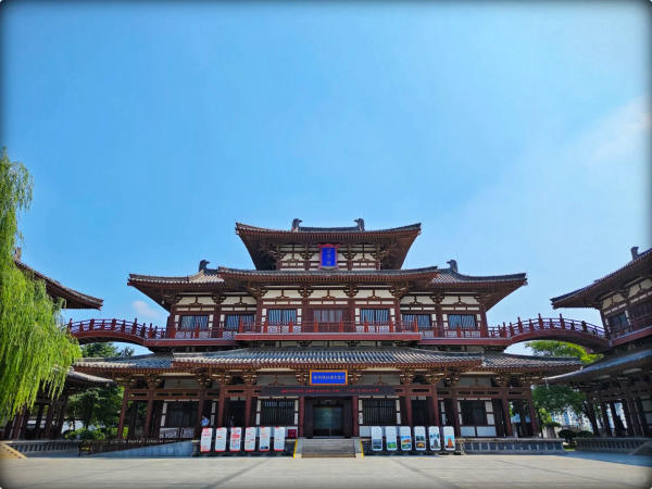 Kiến trúc đặc trưng Thanh Long Tự