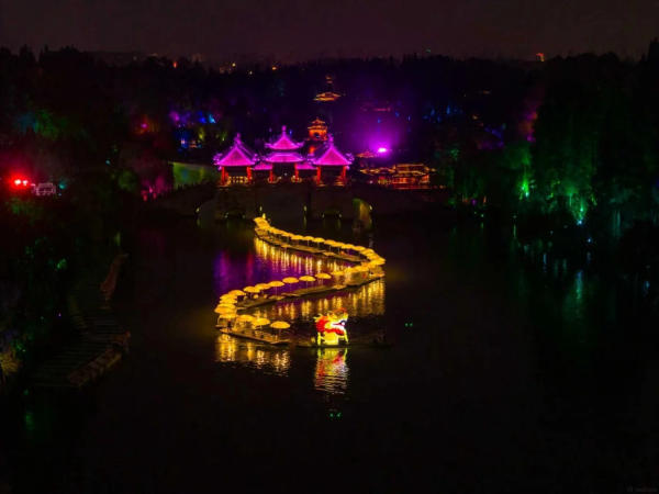 Tour đêm Sấu Tây Hồ