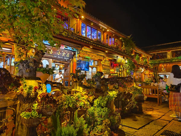 du lịch phố cổ Lệ Giang buổi tối