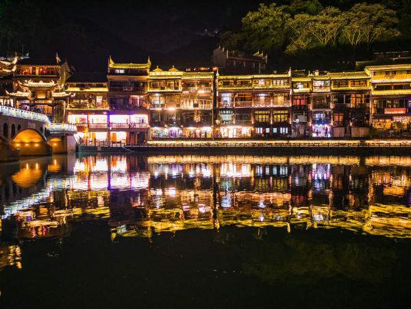 tour Trương Gia Giới Phượng Hoàng Cổ Trấn 6N5Đ