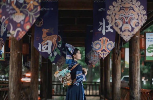Tương Tư Hồ Trấn, Nam Ninh