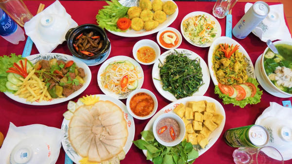Quán cơm niêu Nhà Đỏ 01