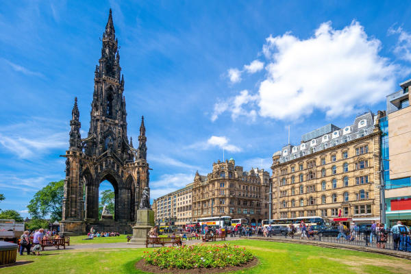 Đài tượng niệm Scott, Edinburgh - Điểm du lịch nổi tiếng Scotland Đài tượng niệm Scott, Edinburgh - Điểm du lịch nổi tiếng Scotland