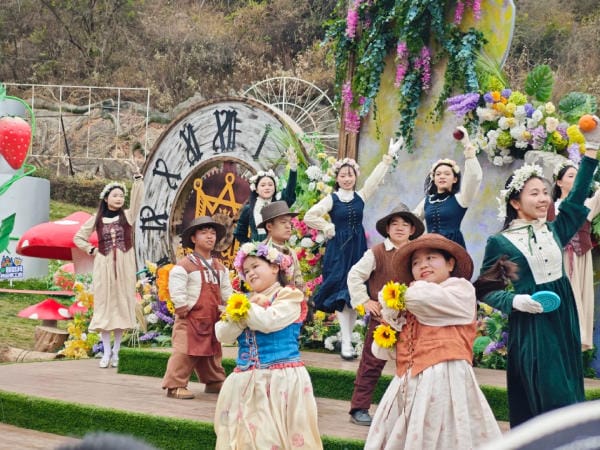 Vương quốc tí hon Côn Minh có gì