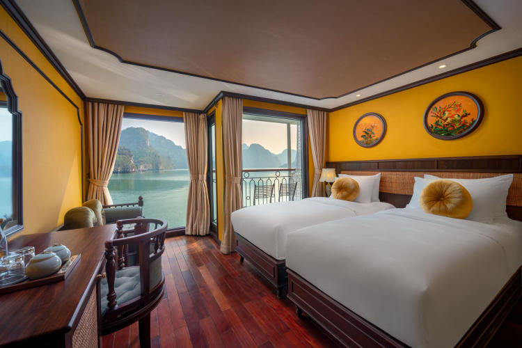 Du thuyền Indochine Grand Cruise Lan Hạ 2 ngày 1 đêm
