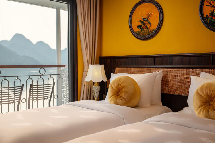 Du thuyền Indochine Grand Cruise Lan Hạ 2 ngày 1 đêm