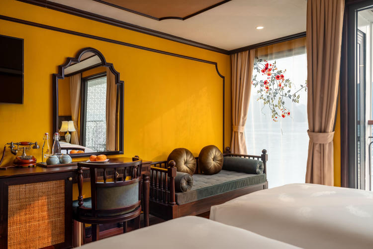 Du thuyền Indochine Grand Cruise Lan Hạ 2 ngày 1 đêm