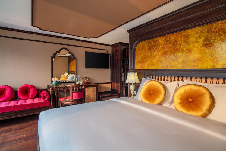 Du thuyền Indochine Grand Cruise Lan Hạ 2 ngày 1 đêm